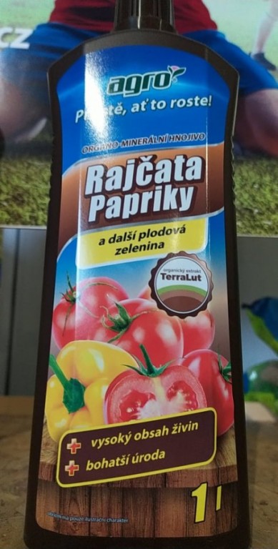 AGRO OM Kap. hn. rajčata a papriky 1 l